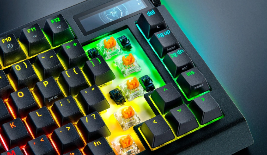 razer-blackwidow-v4-pro-75-kompaktnaya-i-besprovodnaya-klaviatura-4.jpg